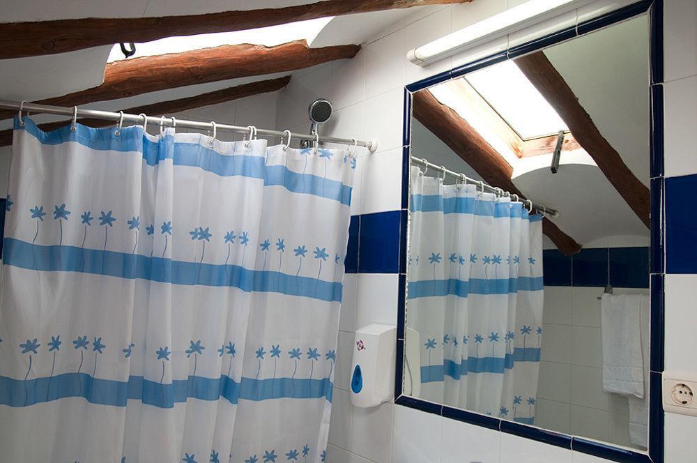 Hotel Villa De Ayerbe Extérieur photo